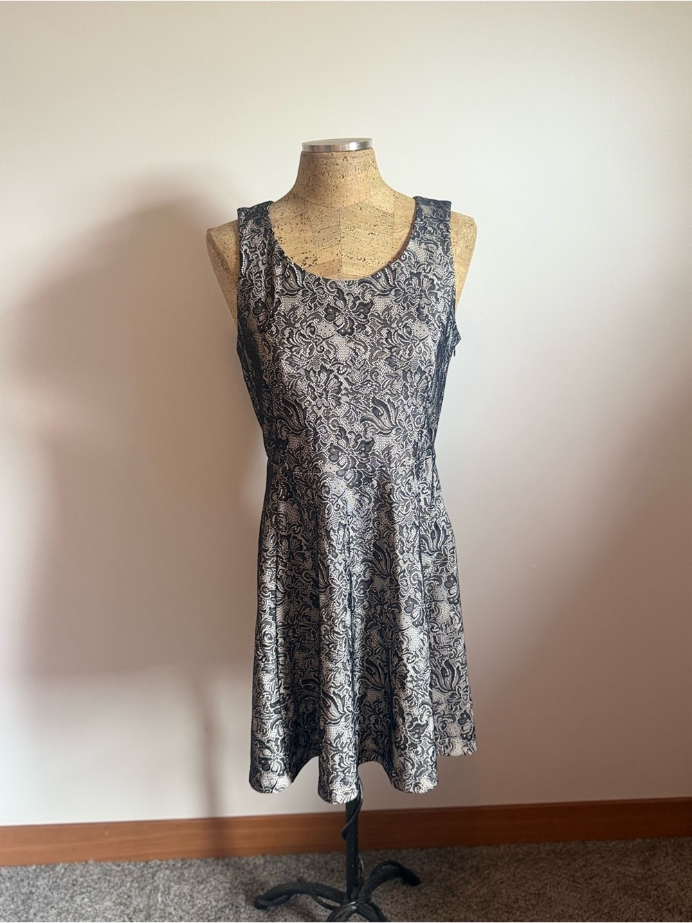 Express Black and White Floral-Print Scoop Neck Mini Dress